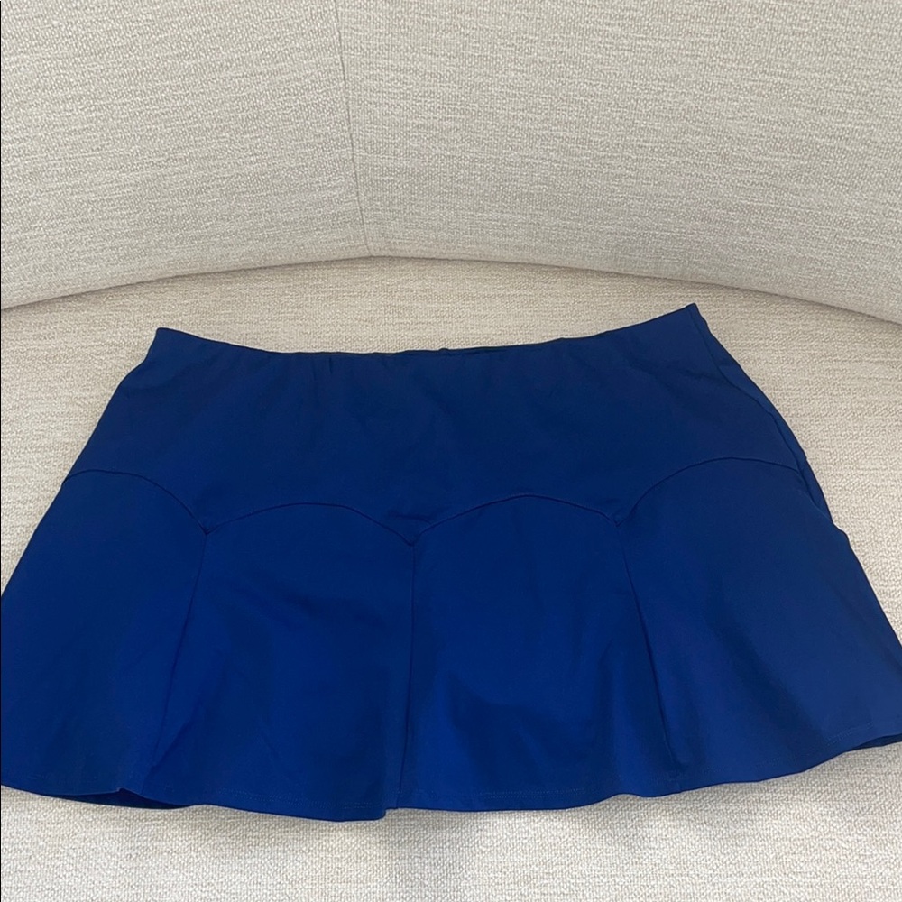 Tail skirt